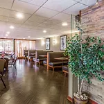 Wyndham Garden Hotel Newark Airport