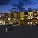 Wyndham Garden Hotel Newark Airport