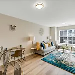 Cozy King Bed-Free Parking! Easy Ride To Nyc