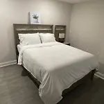 Luxury **Cozy• 2 Bedroom 2 Min. From Ewr / Newark Downtown