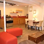 L3-Lower Level 1Bedroom Apt Newark Down Town