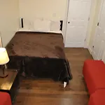 L3-Lower Level 1Bedroom Apt Newark Down Town