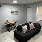 Private Cozy Apartment W/ 3Brs