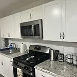 Cozy 2 Bedroom Near Ewr- Nyc Airport Downtown Newark
