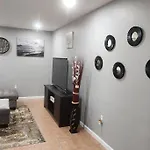 Cozy King Bed, Free Parking!
