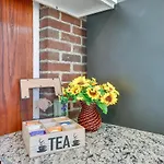 Chic Newark Vacation Rental 3 Mi To Airport!