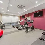 Home2 Suites By Hilton Newark Airport