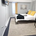 Entire 2-Bed Private Apt - Ewr/Nyc/Outlet Mall