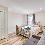 Convenient Newark Apartment About 15 Mi To Manhattan!