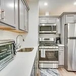Convenient Newark Apartment About 15 Mi To Manhattan!