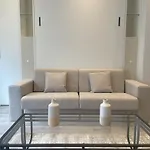 Weekly Discount! Sleeps 4Near Airport&Train