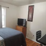 Crystal Room 1 Guest House Near 12Mins To Ewr Airport / Prudential / Njit / Penn Station