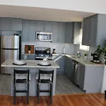 Lovely 1 Bed Apartment Ez Access To Ny
