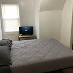 Private Apartment With 3 Bedrooms And 1 Bathroom Near Newark International Airport Ewr And New York City