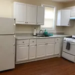 Large And Private 3 Bedroom And 1 Bathroom Apartment Near Newark International Airport Ewr And New York City