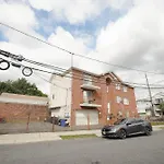Newark Liberty Gem Brick House - Apt 3