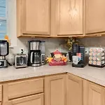 Nyc & Downtown Newark Commuter Dream Stay