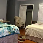 Divine Villa Guest House 65 Sherman 6Mins To Airport And 4Mins To Penn Station