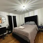 4Brm In 3Fam House, Newark