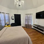 4Brm In 3Fam House, Newark