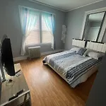 Spacious 1 Bedroom Sleeps 4