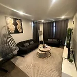 Elegant Apt By Ewr & Pennstation