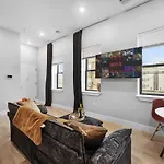 4Br Duplex, Prime Location