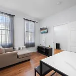 Luxurious Townhouse Near Nyc