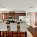 2Nd Flr Gated Apt With Gym Near Newark-Penn Station
