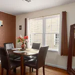 2Nd Flr Gated Apt With Gym Near Newark-Penn Station