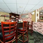 Howard Johnson By Wyndham Newark Airport