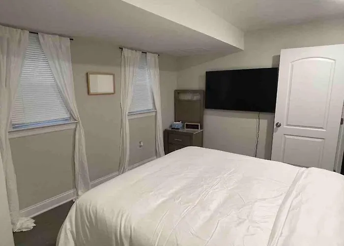 Cozy 2 Bedroom Near Ewr- Nyc Airport Downtown Newark