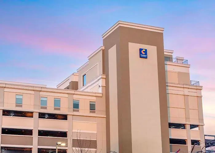 Comfort Inn & Suites Newark Liberty International Airport