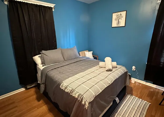 Fidelia Jade Room Queen Bed Minutes From Newark Liberty International Airport And Newark Penn Station