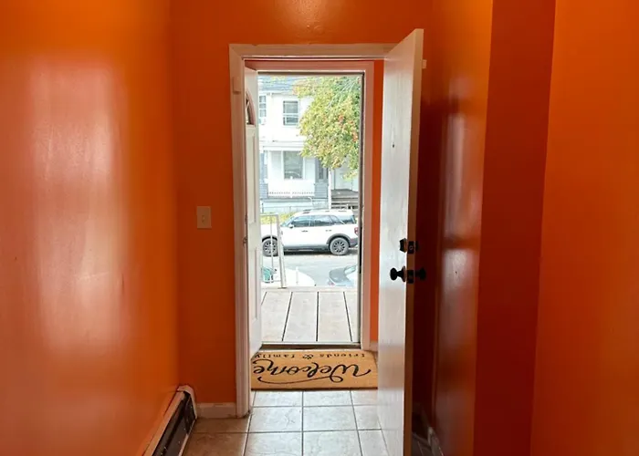 Fidelia Halos Room Queen Bed, Minutes From Newark Liberty International Airport And Newark Penn Station