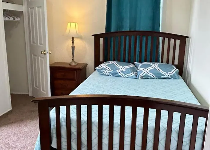 2F4-Chelsea Suites In-Unit Washer Dryer And Tv