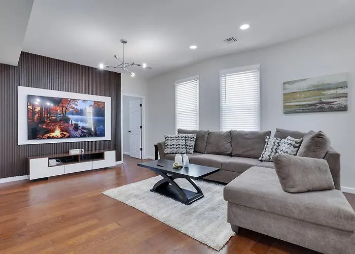 The King -R&J Apartments