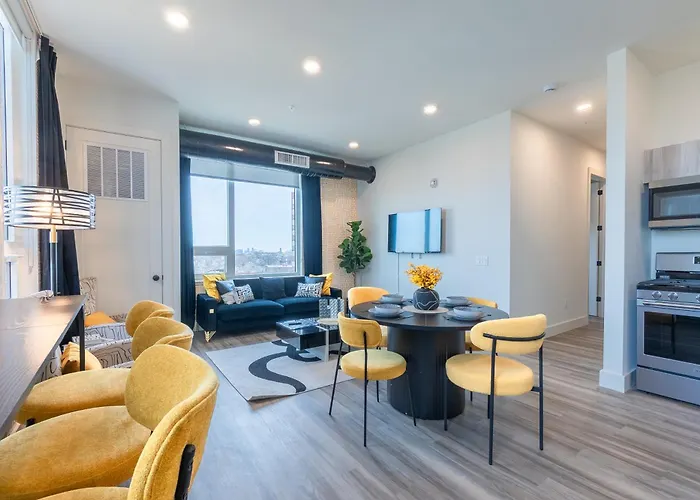 Bright And Bold Escape With Nyc Views And Free Parking, Sleeps 9 And 2 Baths