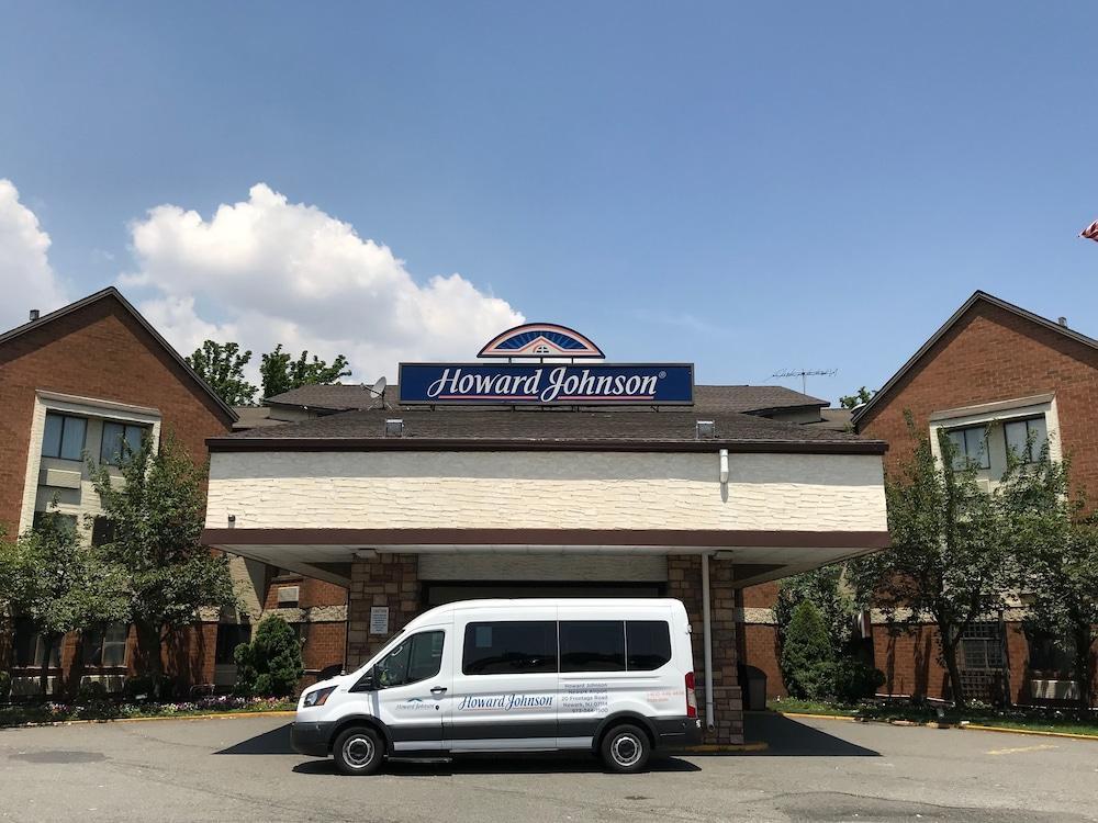 Hotel Howard Johnson By Wyndham Airport 2*