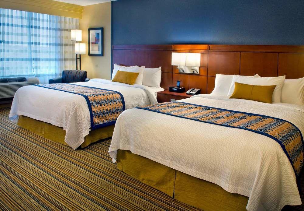 Courtyard By Marriott Downtown 3*