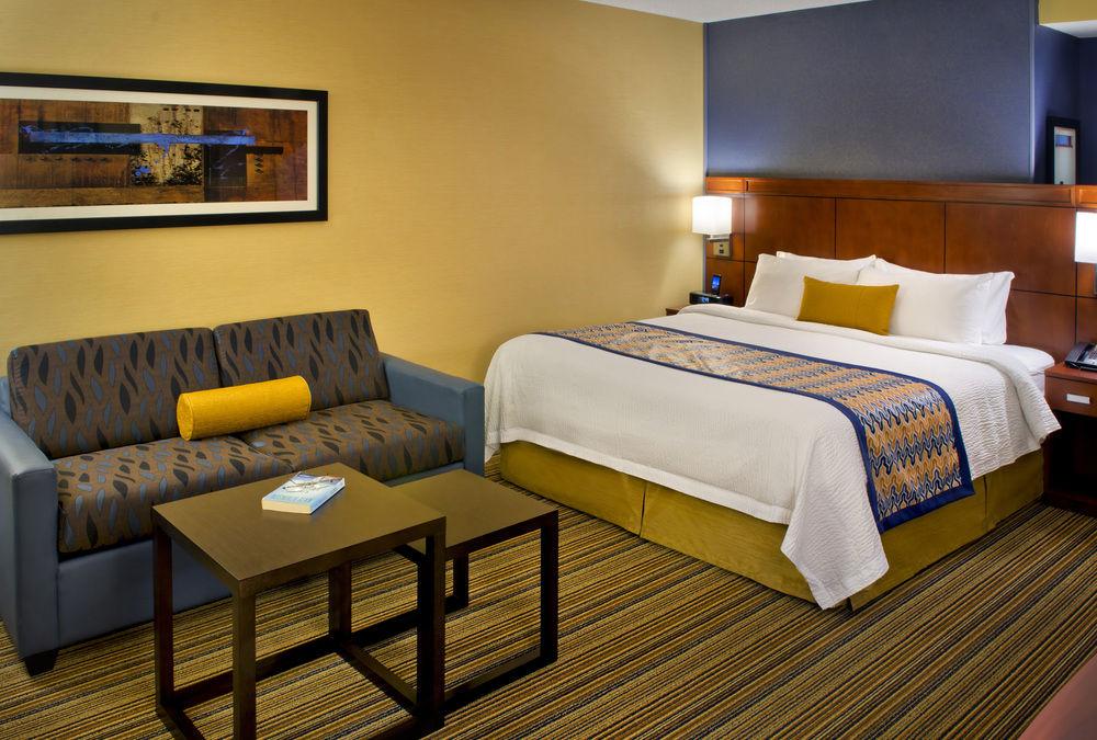 Courtyard By Marriott Downtown