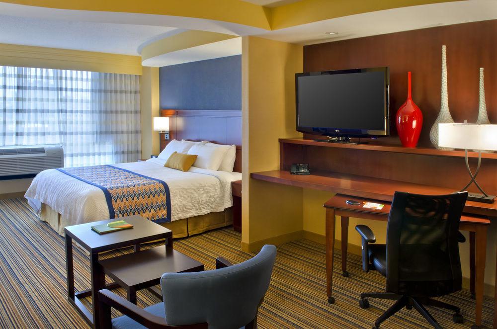 Courtyard By Marriott Downtown Hotel Newark