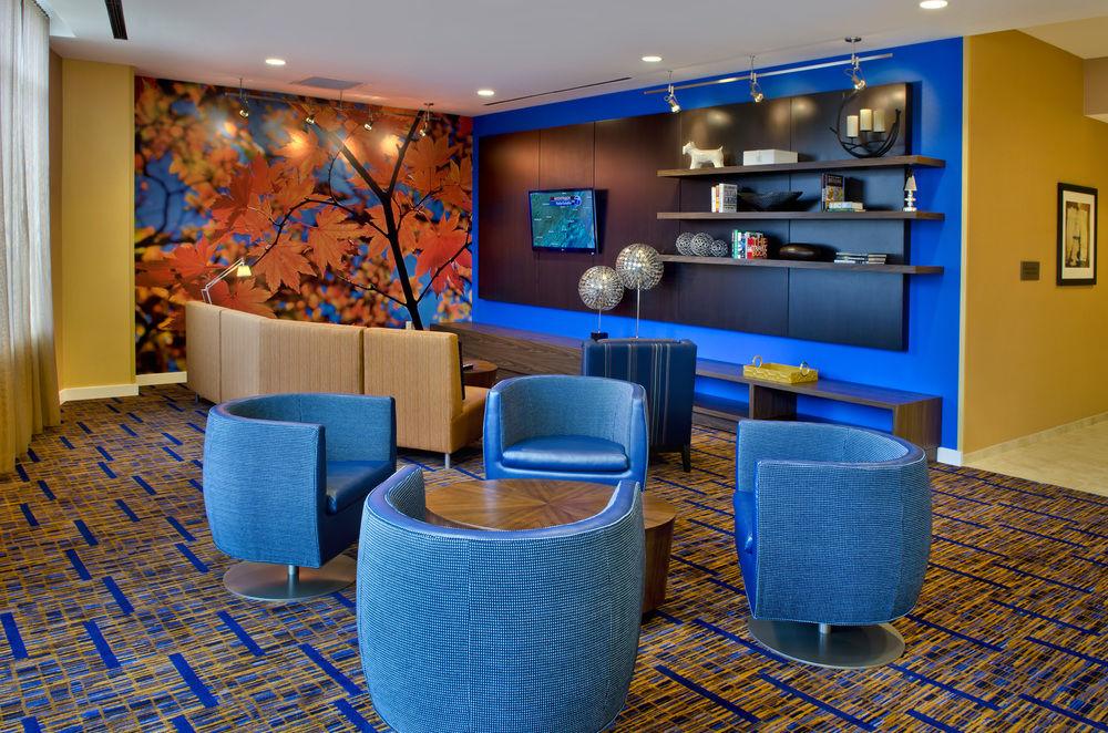 Courtyard By Marriott Downtown