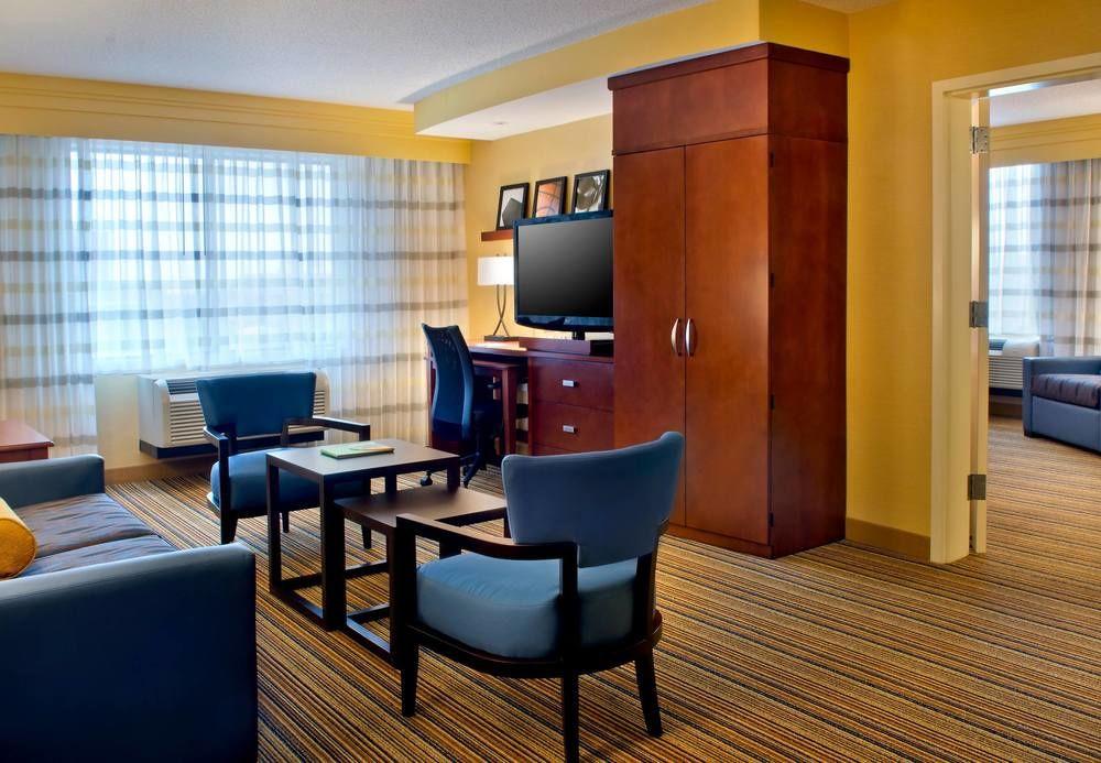 Courtyard By Marriott Downtown Hotel Newark