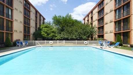 Wyndham Garden Airport Hotel 3*