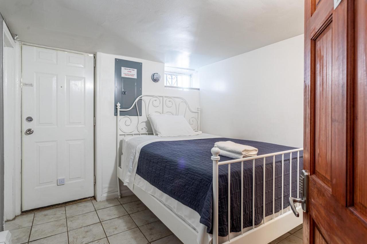 To Visit Nyc-subway Access Guest house Newark