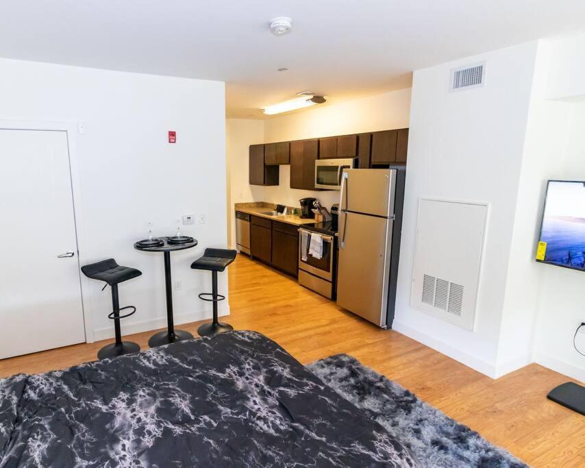 Entire Luxury Studio Apartment Downtown Newark