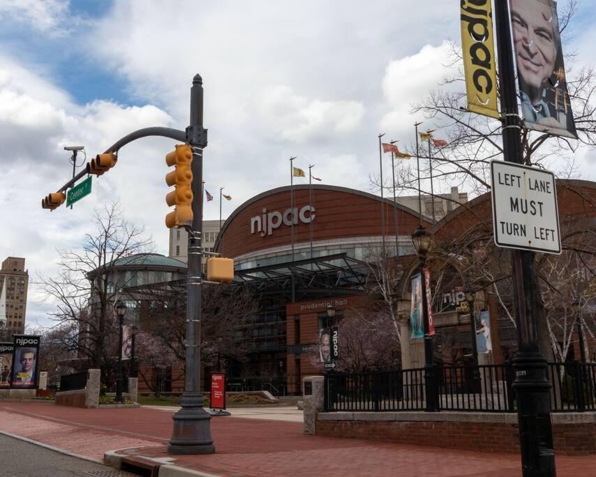 Entire Luxury Studio Apartment Downtown Newark Newark