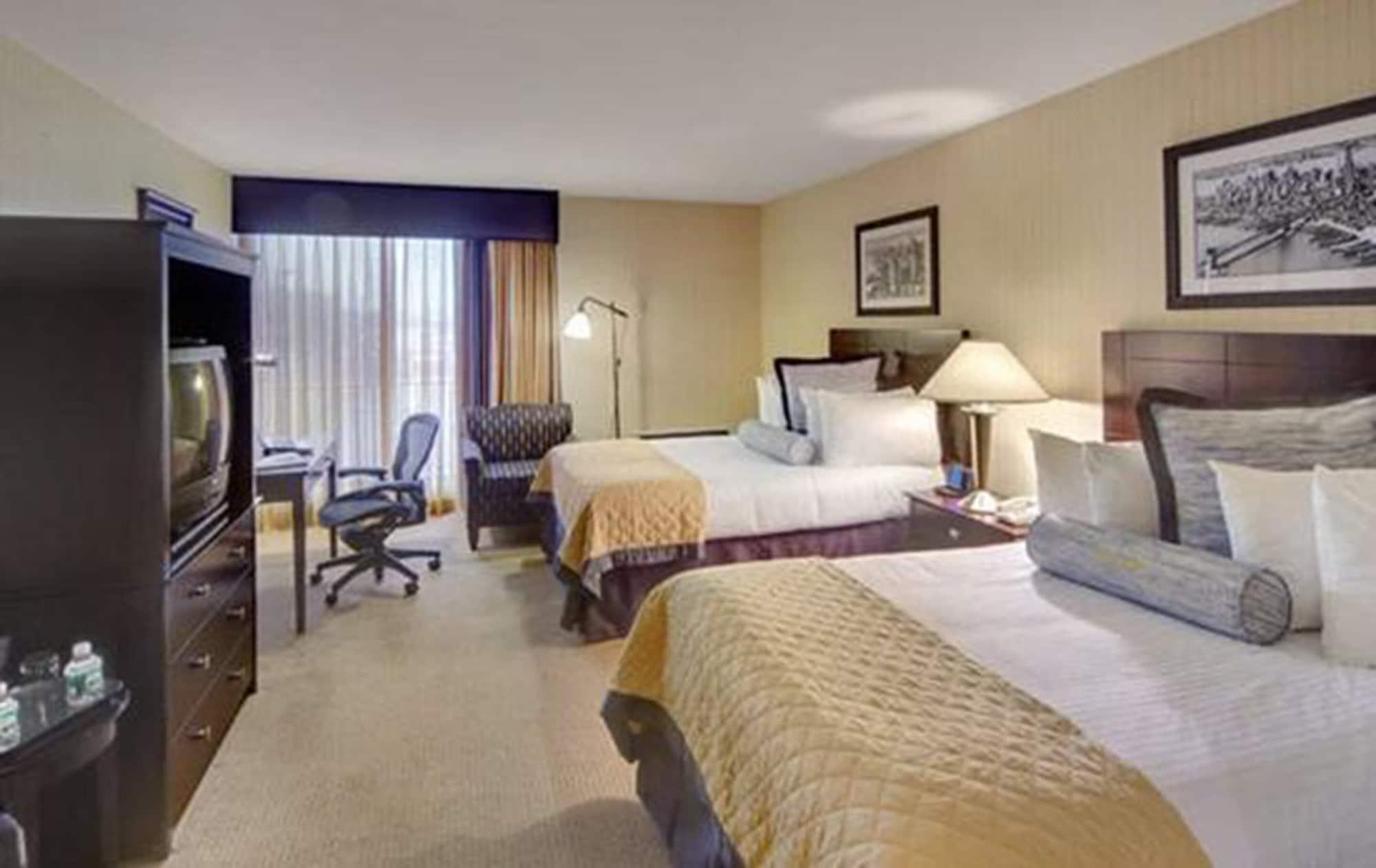 Wyndham Garden Airport Hotel 3*