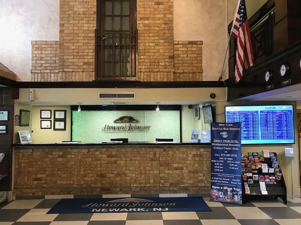 Hotel Howard Johnson By Wyndham Airport Newark